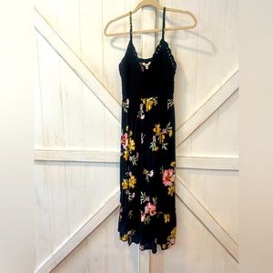 NWT- Hint of Blush Floral Summer Dress ☀️💐